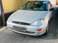 Gebraucht Ford Focus Ghia 100 PS (73 kW) 2001 Silber Limousine