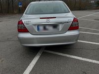 Gebraucht Mercedes E200 Classic 136 PS (100 kW) 2008 Silber Limousine