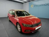 Gebraucht VW Passat 122 PS (89 kW) 2023 Rot Kombi