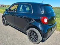 Używany Smart ForFour Passion 90 KM (66 kW) 2016 Czarny Hatchback
