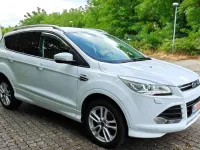 Gebraucht Ford Kuga Individual 179 PS (131 kW) 2015 Frostweiß SUV