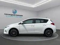 Gebraucht Toyota Auris 99 PS (72 kW) 2015 Super (pure) white ii Limousine