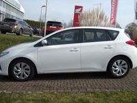 gebraucht Toyota Auris 1.33 Dual-VVT-i Cool Stoßstange Riss VR