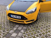 Gebraucht Ford Focus ST 250 PS (183 kW) 2013 Gelb Limousine