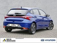 Gebraucht Hyundai i20 Trend 101 PS (74 kW) 2023 Intense blue / mic Kleinwagen