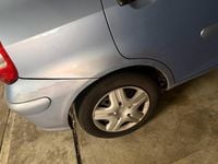 Second-hand Honda Jazz 2004 Albastru Hatchback