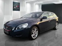 Gebraucht Volvo V60 163 PS (119 kW) 2014 Blau Kombi