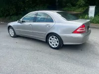 Gebraucht Mercedes C240 170 PS (125 kW) 2004 Gold Limousine