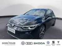 Gebraucht VW Golf VIII Life 131 PS (96 kW) 2020 (schwarz) deep black perleffekt Limousine