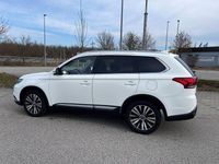 Używany Mitsubishi Outlander Active 150 KM (110 kW) 2019 Biały SUV