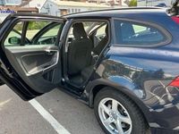 Gebraucht Volvo V60 120 PS (88 kW) 2016 Blau Kombi