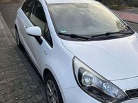 Gebraucht Kia Rio FIFA World Cup Edition 90 PS (66 kW) 2013 Limousine