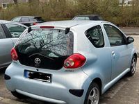 Gebraucht Toyota Aygo 68 PS (50 kW) 2005 Blau Kleinwagen
