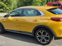 Gebraucht Kia XCeed Spirit 140 PS (102 kW) 2020 Gold SUV