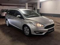 Gebraucht Ford Focus 120 PS (88 kW) 2018 Silber Kombi