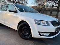 Gebraucht Skoda Octavia Ambition 110 PS (80 kW) 2016 Weiß Kleinwagen