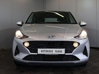 Gebraucht Hyundai i10 Select 67 PS (49 kW) 2023 Silber Kleinwagen