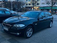 Gebraucht BMW 520 180 PS (132 kW) 2011 Schwarz Kombi