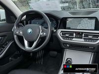 Gebraucht BMW 330e Advantage 292 PS (214 kW) 2022 Alpinweiss Kombi