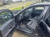 Gebraucht BMW 320 184 PS (135 kW) 2010 Schwarz Kombi