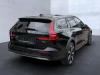 Gebraucht Volvo V60 CC Plus 197 PS (144 kW) 2024 Schwarz Kombi
