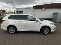 Gebraucht Mitsubishi Outlander P-HEV 224 PS (164 kW) 2018 Weiß Limousine