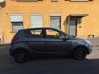 Gebraucht Hyundai i20 79 PS (58 kW) 2011 Grau Kleinwagen
