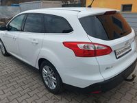 Gebraucht Ford Focus Champions Edition 116 PS (85 kW) 2012 Weiß Kombi