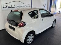 Gebraucht Toyota Aygo Basis 68 PS (50 kW) 2011 Weiß Kleinwagen