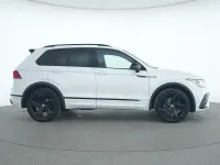 Gebraucht VW Tiguan R-line 200 PS (147 kW) 2023 Oryxweiss SUV