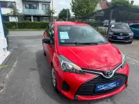Gebraucht Toyota Yaris Basis 69 PS (50 kW) 2016 Rot Kleinwagen