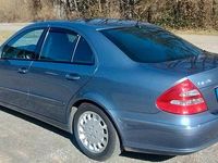 Gebraucht Mercedes E240 Elegance 177 PS (130 kW) 2002 Blau Limousine