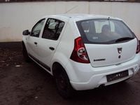 Gebraucht Dacia Sandero 75 PS (55 kW) 2012 Weiß Limousine