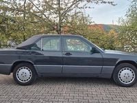 Second-hand Mercedes 190 75 CP (55 kW) 1991 Negru Berlinǎ