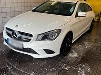 Gebraucht Mercedes CLA180 Shooting Brake 122 PS (89 kW) 2016 Weiß Kombi