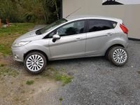 Gebraucht Ford Fiesta Titanium 97 PS (71 kW) 2009 Silber Kleinwagen