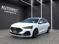 Używany Ford Focus ST 280 KM (205 kW) 2022 Biały Sedan/Limuzyna