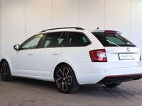 gebraucht Skoda Octavia 2.0 TDI DSG RS AID+KEY+LED+PANO+DCC+18"