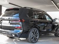 Gebraucht BMW X7 M Sport 352 PS (258 kW) 2025 Schwarz SUV
