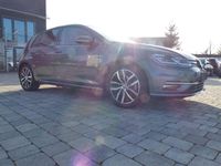 Gebraucht VW Golf VII Comfortline 131 PS (96 kW) 2019 Grau Limousine