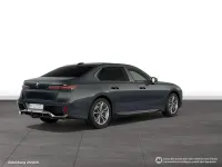 Gebraucht BMW 740 M Sport 299 PS (219 kW) 2025 Grau Limousine