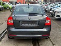 Gebraucht Skoda Octavia Ambiente 105 PS (77 kW) 2011 Grau Limousine
