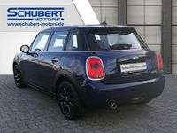 Gebraucht Mini Cooper D 116 PS (85 kW) 2017 Deep blue metallic Kleinwagen