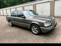 Gebraucht Mercedes E230 136 PS (100 kW) 1989 Beige Limousine