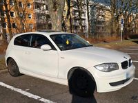 Gebraucht BMW 118 143 PS (105 kW) 2007 Weiß Kleinwagen