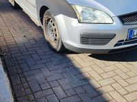 Gebraucht Ford Focus Trend 101 PS (74 kW) 2006 Silber Limousine