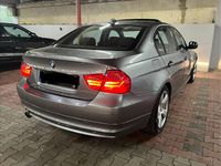 Gebraucht BMW 320 184 PS (135 kW) 2011 Grau Limousine