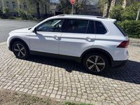 Second-hand VW Tiguan Sound 150 CP (110 kW) 2017 Alb SUV