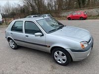 Gebraucht Ford Fiesta 60 PS (44 kW) 2002 Silber Kleinwagen