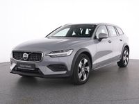 Gebraucht Volvo V60 CC Plus 197 PS (144 kW) 2024 Grau vapour grey / metallic Kombi